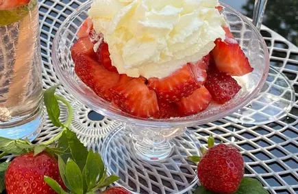 Erdbeeren mit Schlag in der Parktherme Bad Radkersburg Erdbeeren mit Schlag in der Parktherme Bad Radkersburg