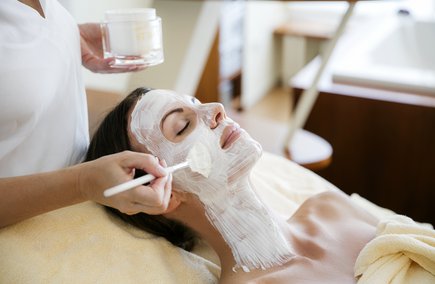 Gesichtsbehandlungen im Vitalhotel der Parktherme