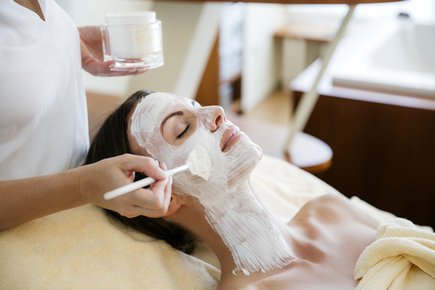 Gesichtsbehandlung im Vitalhotel der Parktherme 
