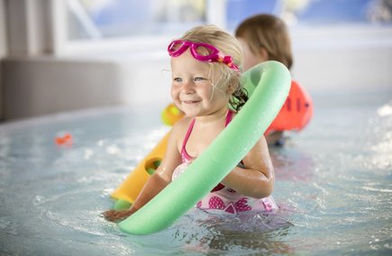 Kind im Erlebnisbereich der Parktherme