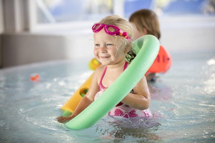 Kind im Erlebnisbereich in der Parktherme Bad Radkersburg (c) Harald Eisenberger