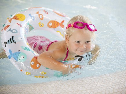 Kinder im Wasser in der Parktherme Bad Radkersburg (c) Harald Eisenberger