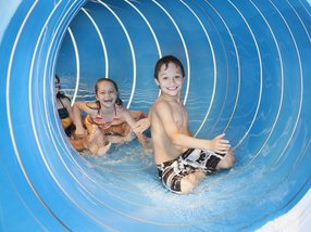 Kinder in der Rutsche in der Parktherme Bad Radkersburg (c) Harald Eisenberger