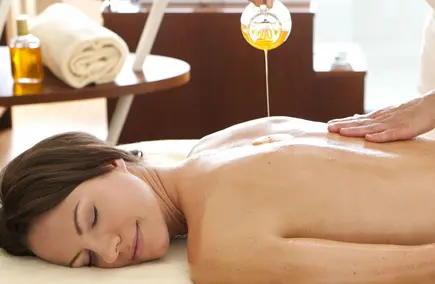Behandlung im KAORI Garten im Vitalhotel der Parktherme Behandlung im KAORI Garten im Vitalhotel der Parktherme
