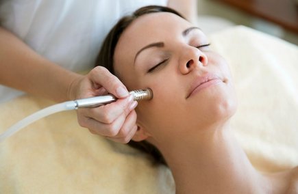 Diamantdermabrasion im Wellnessbereich