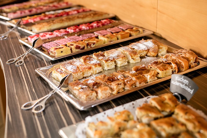 Kuchenbuffet im Vitalhotel der Parktherme Kuchenbuffet im Vitalhotel der Parktherme