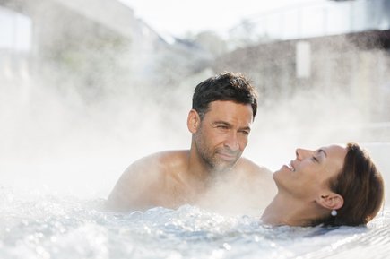 Eintauchen ins Thermalwasser