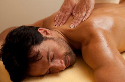 Massage für IHN im KAORI Garten im Vitalhotel der Parktherme