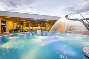Abendstimmung in der Parktherme Bad Radkersburg.