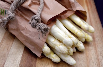 Knackiger weißer Spargel (c) pixabay