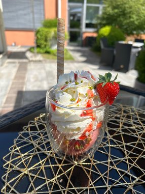 Fragolino-Eisbecher