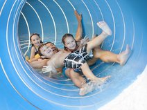 Rutschenspaß in der Parktherme